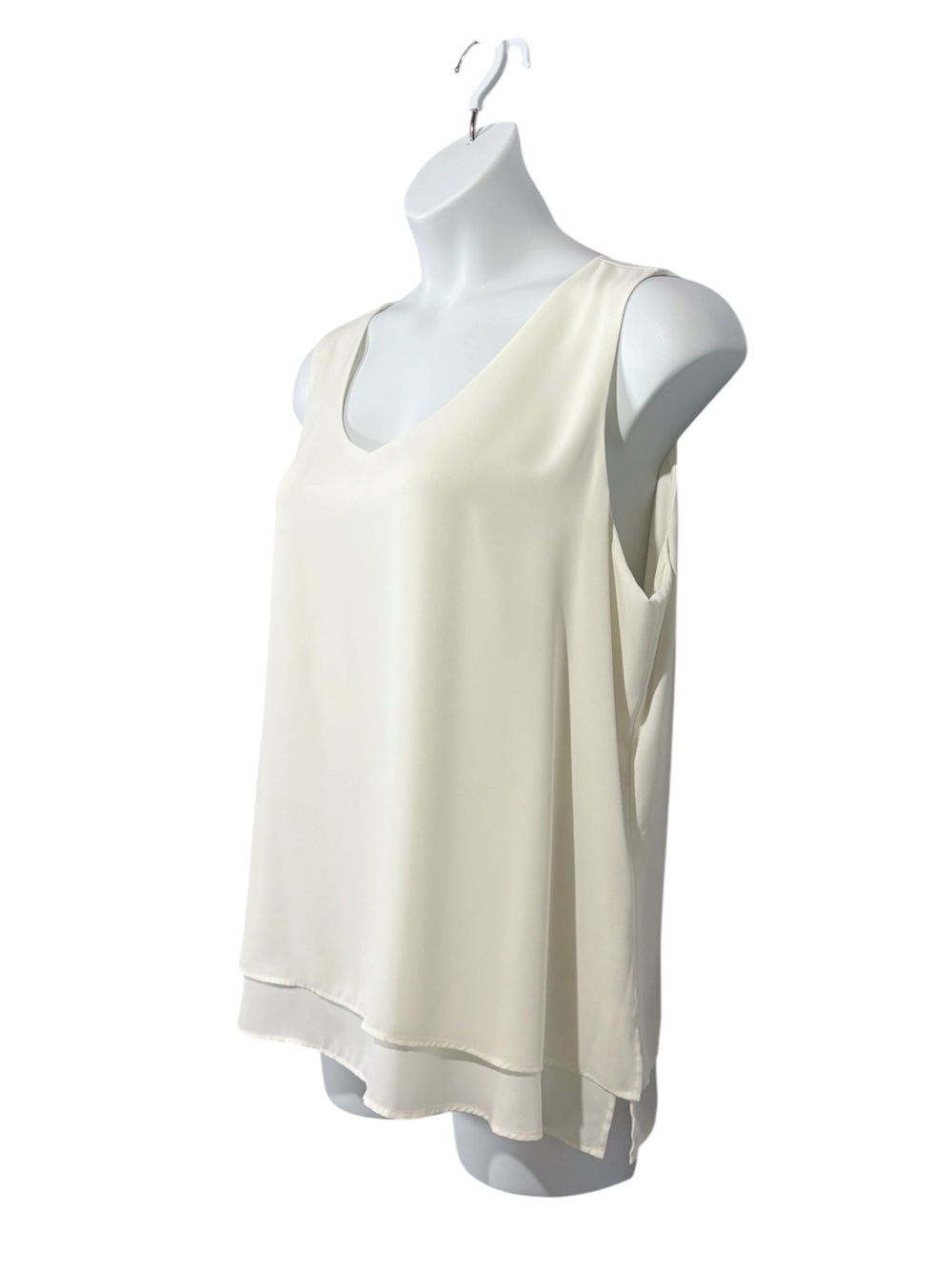 Laura, Size 18, Ivory Sleeveless V-Neck Blouse Double Layer - Picture 6 of 10